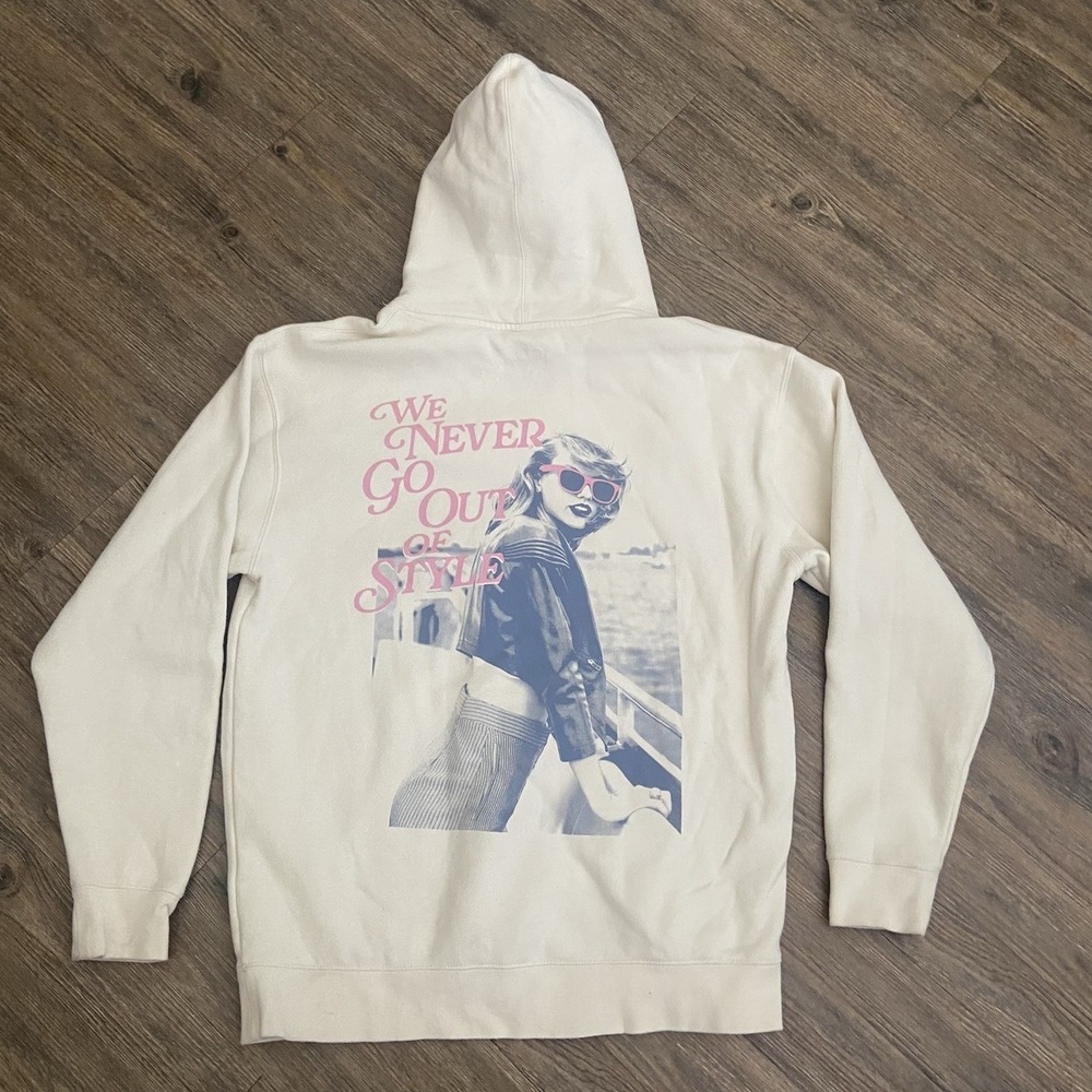 Taylor Swift 1989 Album We Never Go Out Of Style Hoodie Size Large L - Picture 7 of 7